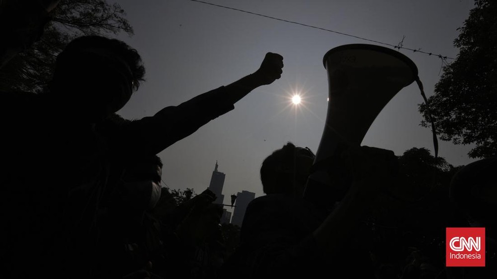 Ricuh Polres Jaktim: Polisi Bantah Tembak Demonstran