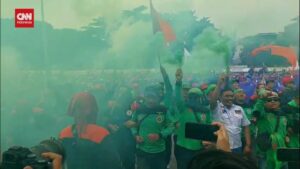Ribuan Buruh Geruduk DPR, Tuntut Kesejahteraan