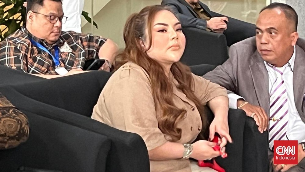 Tunda Periksa, Lisa Mariana Sakit