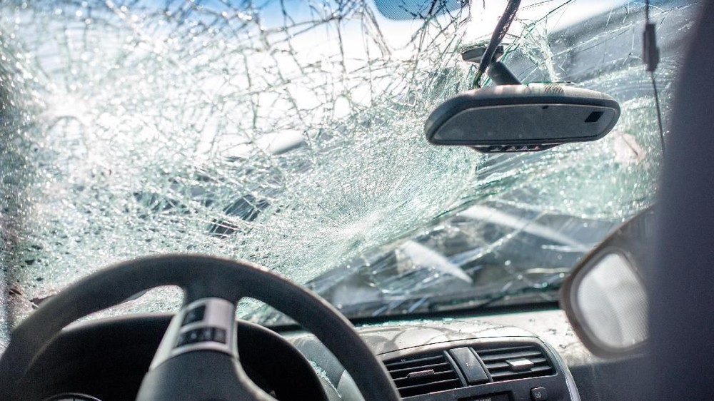 Mobil Dinas Kapolres Rusak Diterjang Amuk Massa